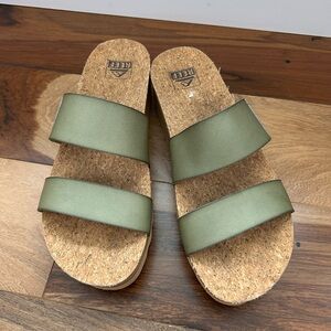 Reef Cushion Vista High Platform Sandals Green Size 9